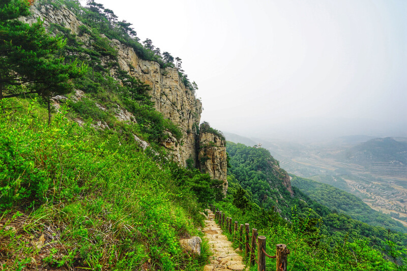 龙门崮风景区           
