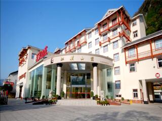张家界旅行团旅游报价_到张家界旅游报团价格_包团去张家界旅游
