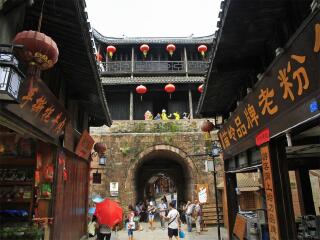 湖南張家界游跟團多少錢2021_湖南張家界特價旅游團報價_湖南張家界最適合旅游的季節(jié)