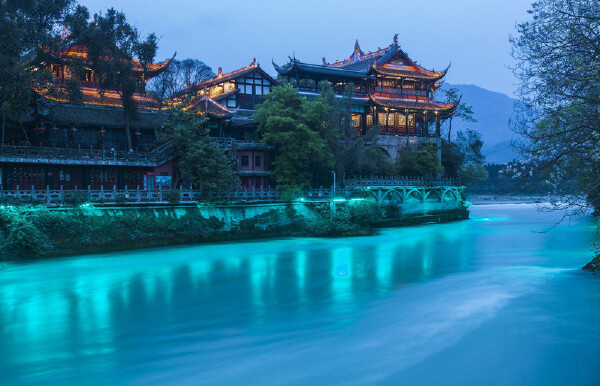 十一月去四川穿衣指南_十一月去四川穿什么衣