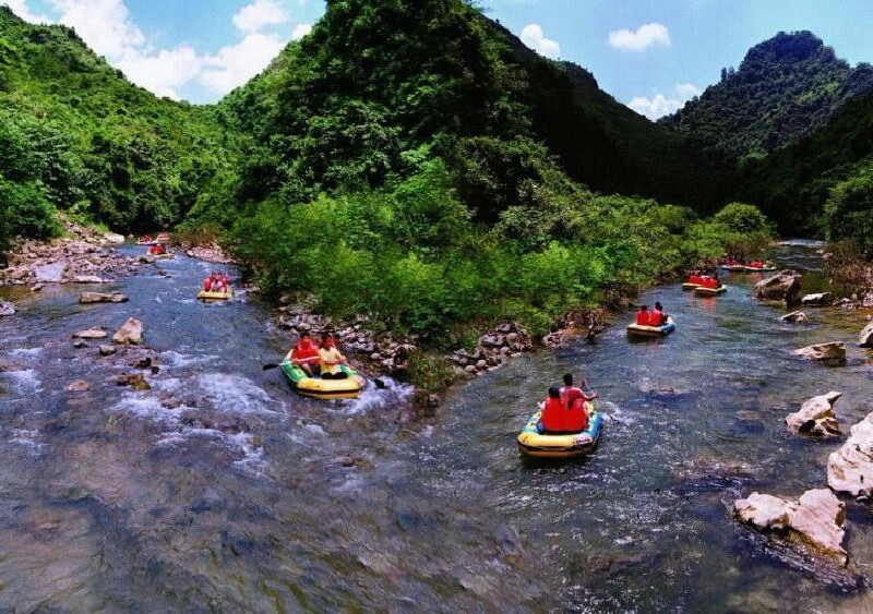 是靖西县喀斯特峰林的最高点,与通灵大峡谷景区毗邻