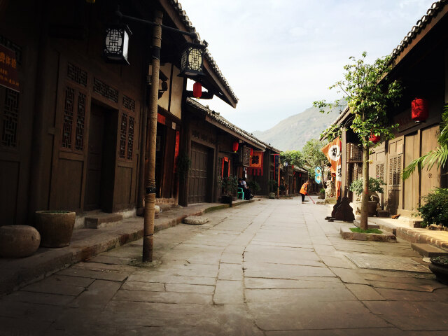 贵州遵义茅台镇-土城古镇-赤水大瀑布2日游之旅