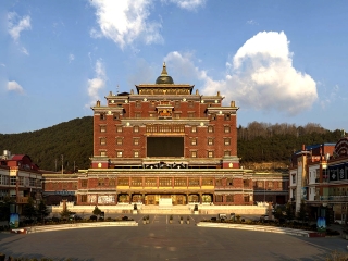 云南香格里拉旅行跟團(tuán)_去云南香格里拉游要多少錢