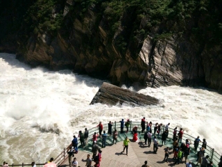 云南香格里拉旅行跟團(tuán)_去云南香格里拉游要多少錢