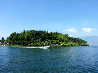 云南香格里拉旅行跟團(tuán)_去云南香格里拉游要多少錢