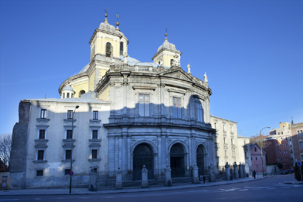 春天去马德里是否推荐_春天去马德里穿衣指南