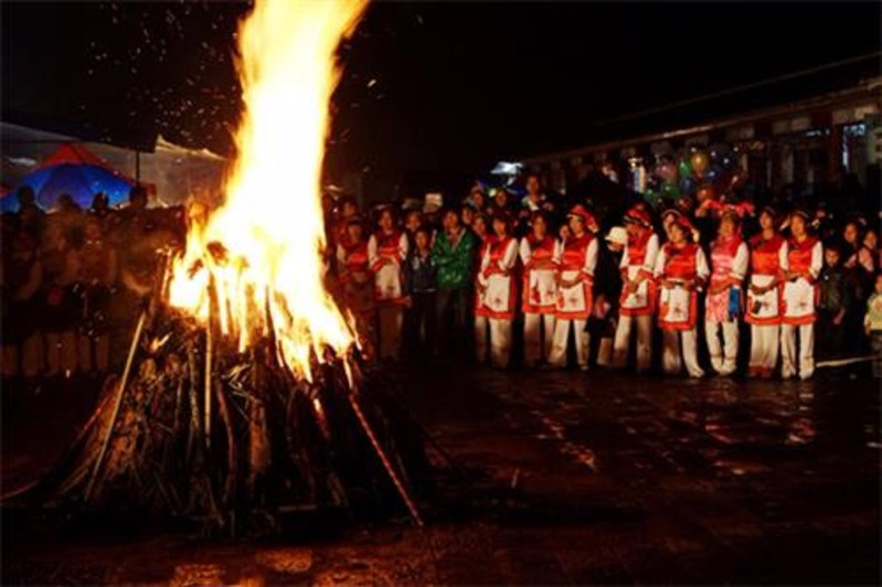 宜春周边避暑胜地 石燕湖浪漫夜漂 泼水狂欢 篝火晚会