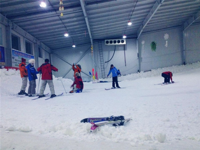 达永山四季滑雪馆