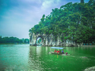 深圳到桂林旅游報(bào)價(jià)_桂林游特價(jià)團(tuán)_桂林旅游花費(fèi)一般多少
