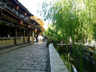云南香格里拉旅行跟團(tuán)_去云南香格里拉游要多少錢