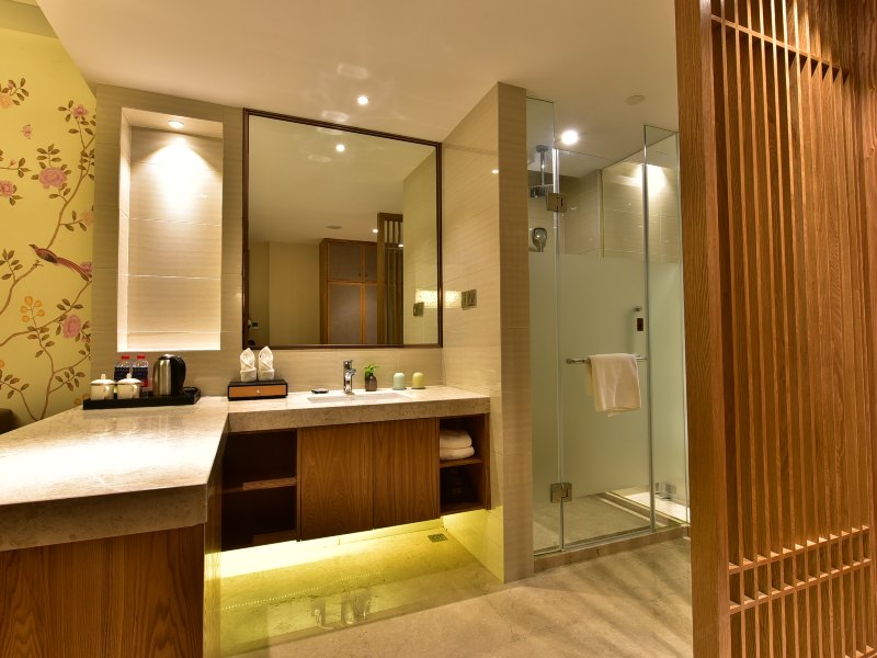 hotelPic