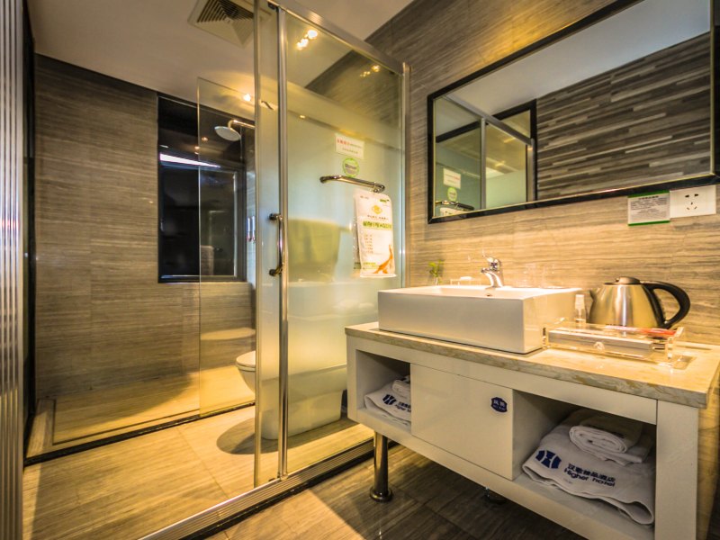 hotelPic