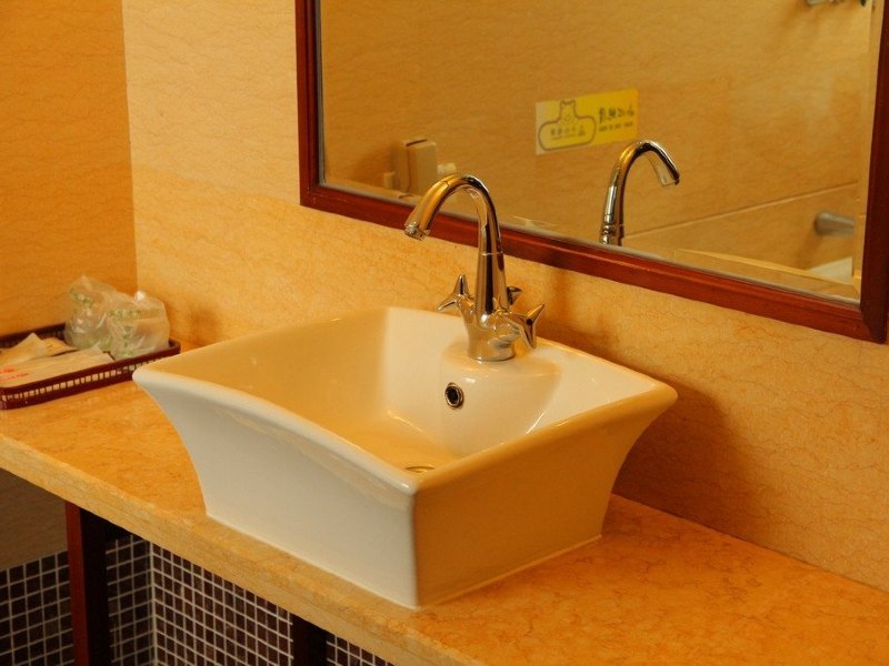 hotelPic