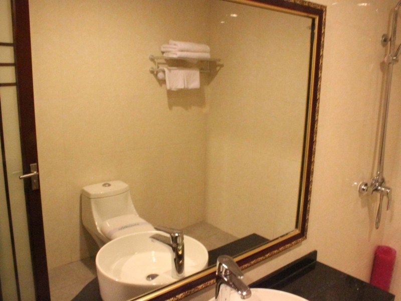 hotelPic