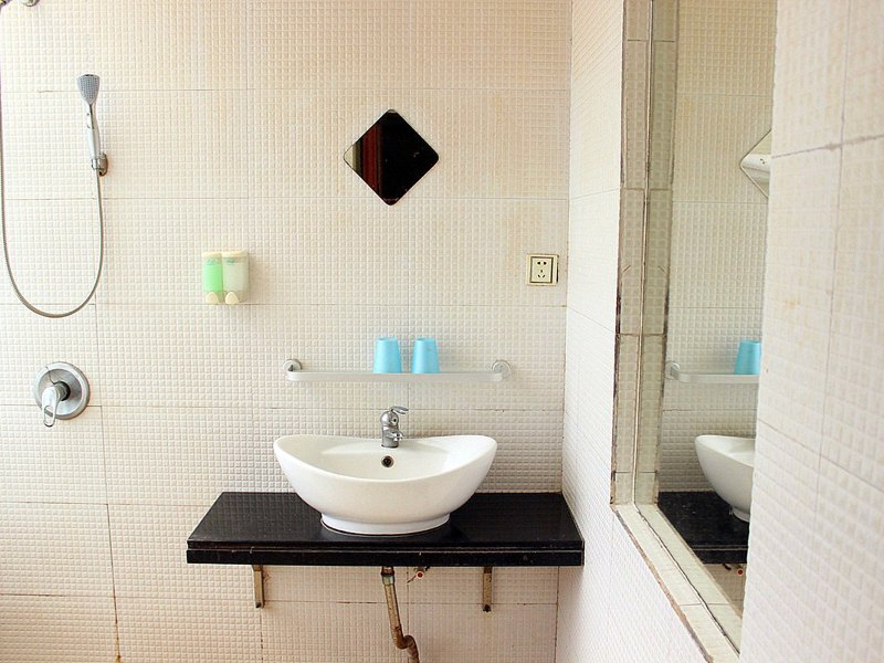 hotelPic