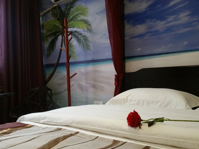 hotelPic