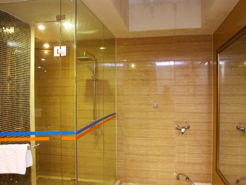 hotelPic