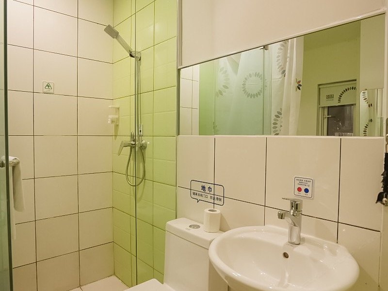 hotelPic