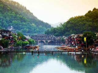 湖南鳳凰古城旅游價(jià)格多少_湖南鳳凰古城旅游最佳路線(xiàn)_湖南鳳凰古城旅游費(fèi)用