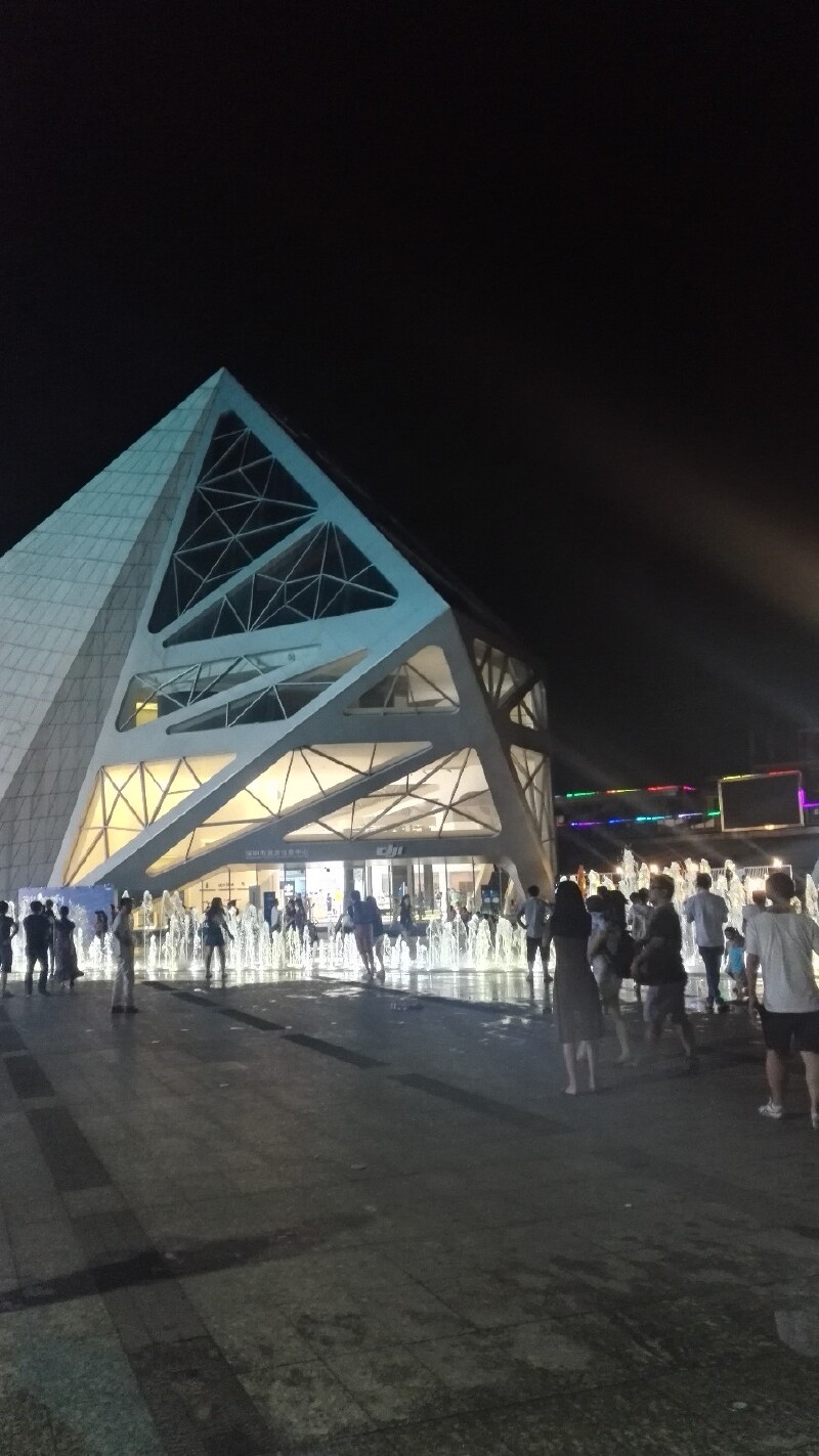 欢乐海岸的一个挺漂亮的建筑.