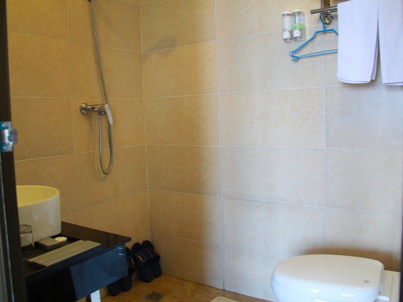 hotelPic