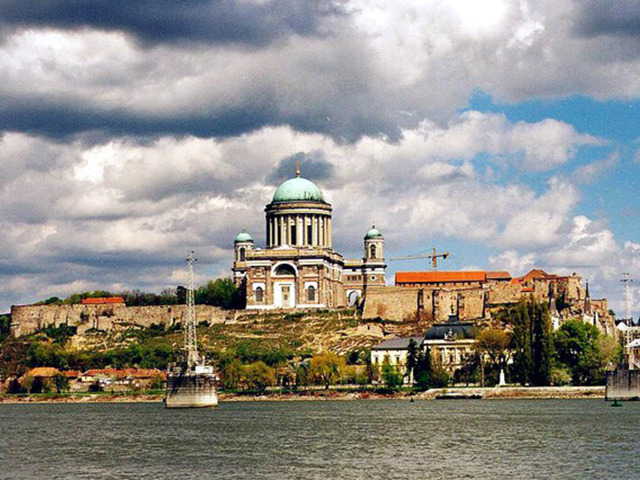 <布达佩斯-多瑙河三小镇1日游