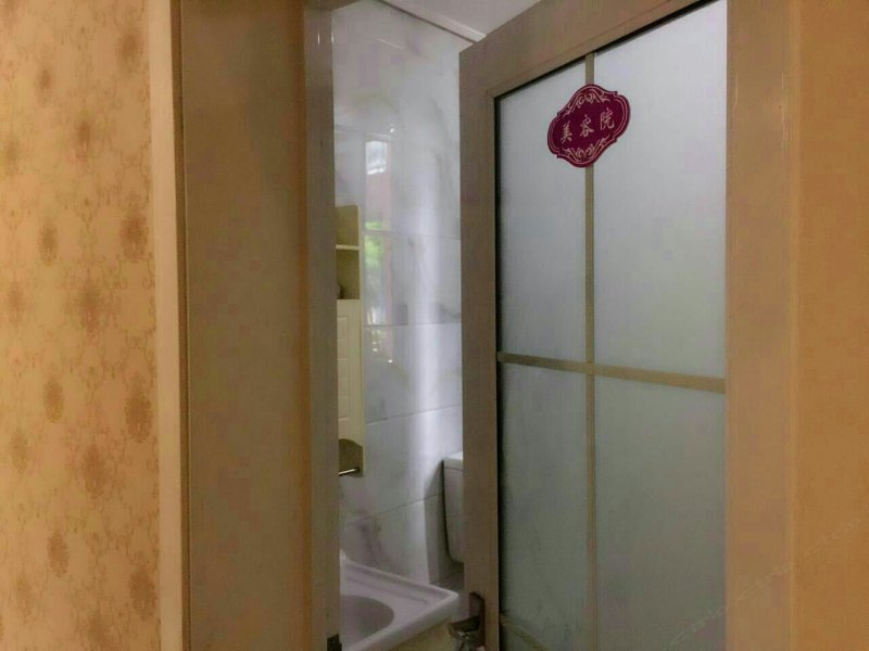 hotelPic