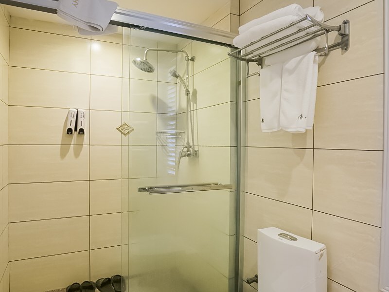 hotelPic