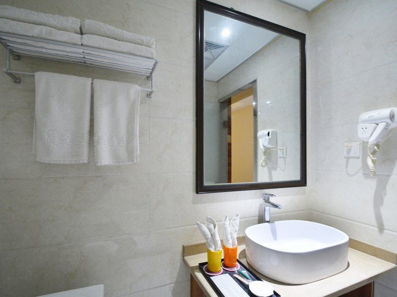 hotelPic