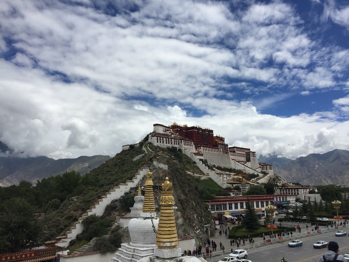 西藏拉萨-林芝-鲁朗-大峡谷-苯日-巴松措-羊湖卧