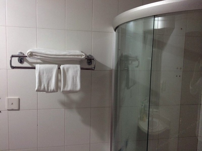 hotelPic