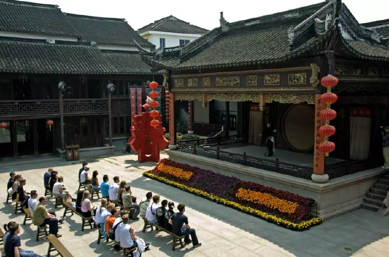 古戏台:周庄古戏台建筑面积2500平方米,是