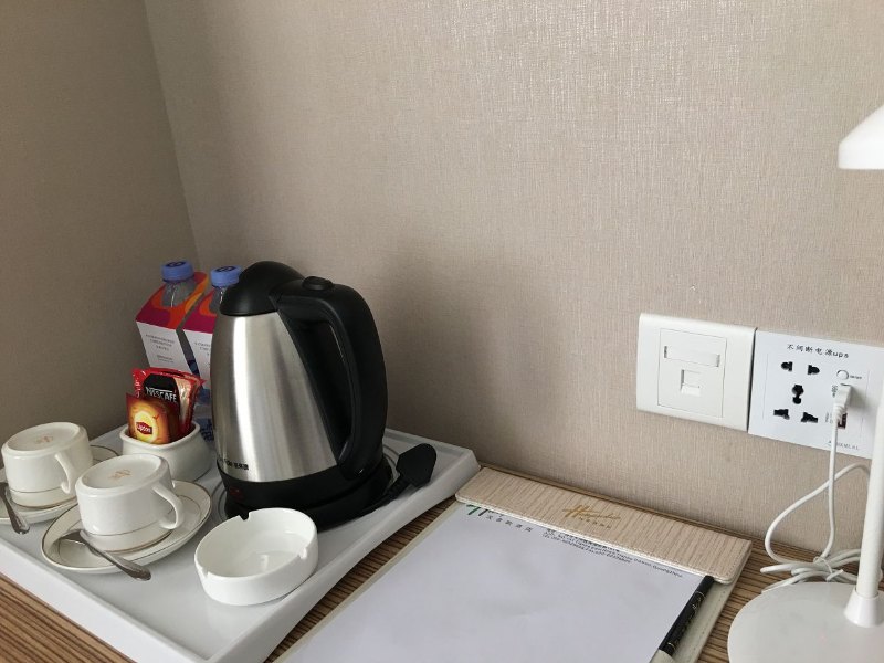 hotelPic