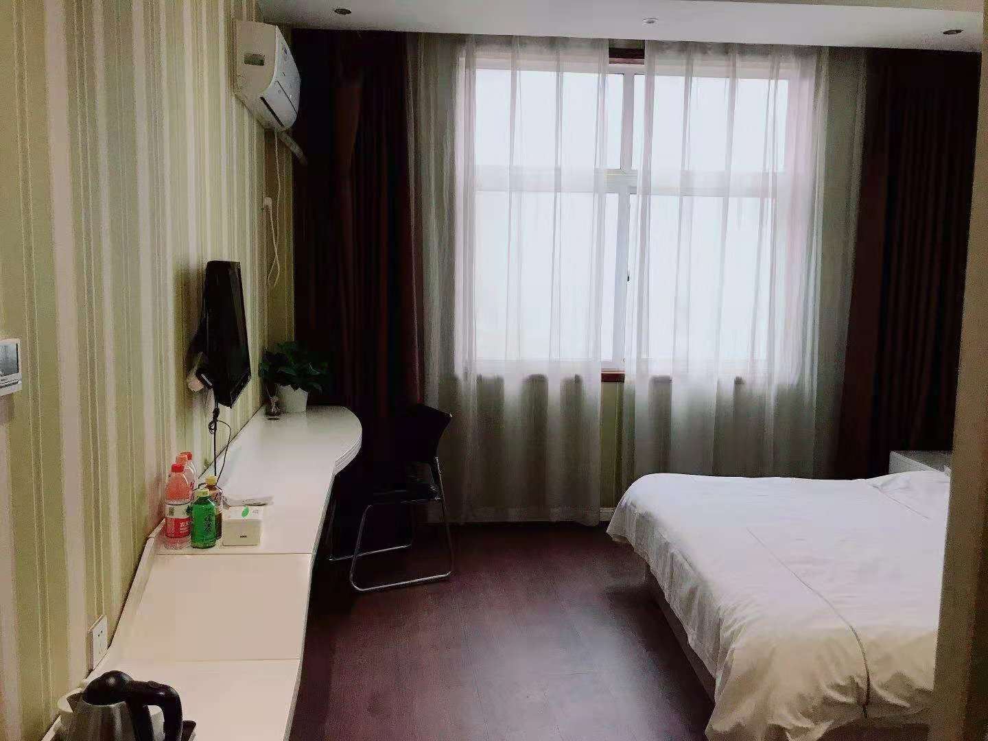 商务大床房