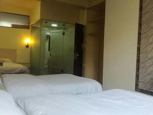 豪华三人间
