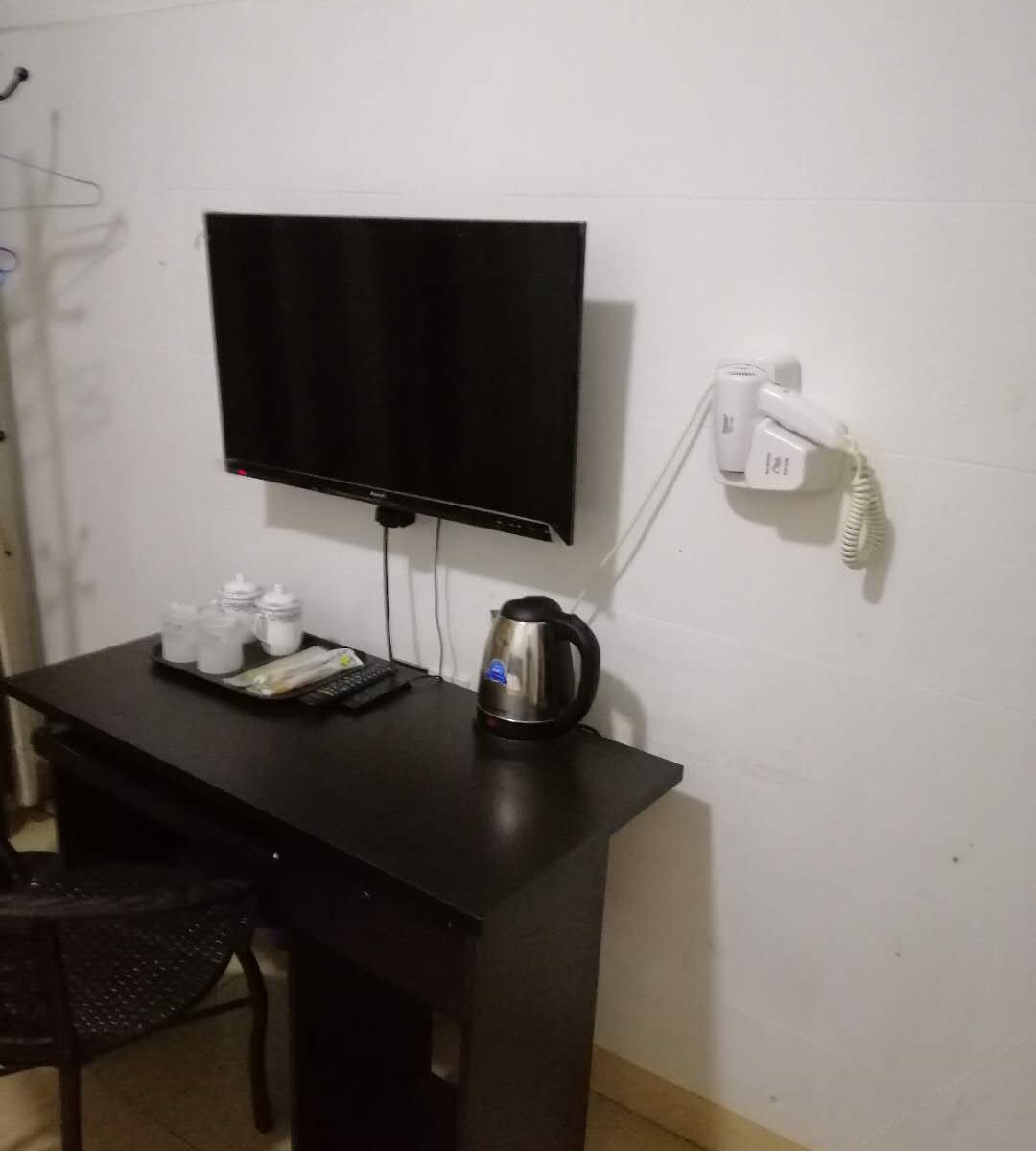 豪华情侣大床房