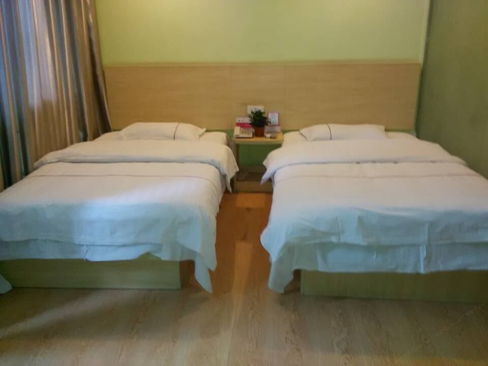 安逸双床房