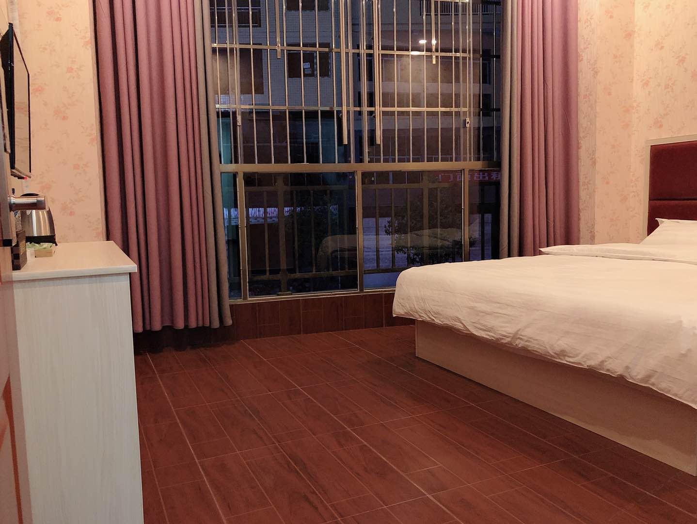 豪华大床房