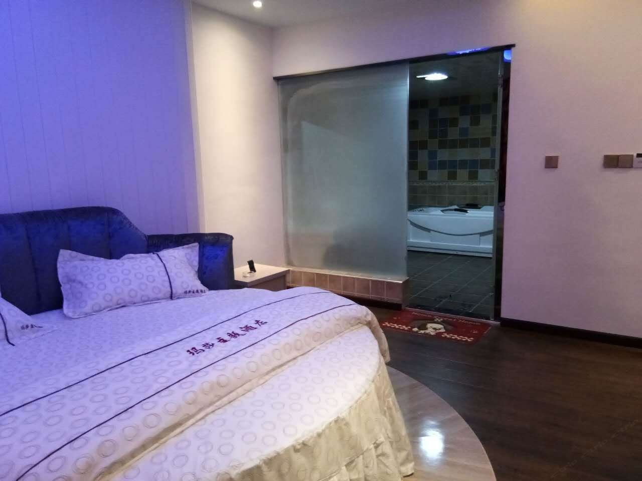 豪华主题房