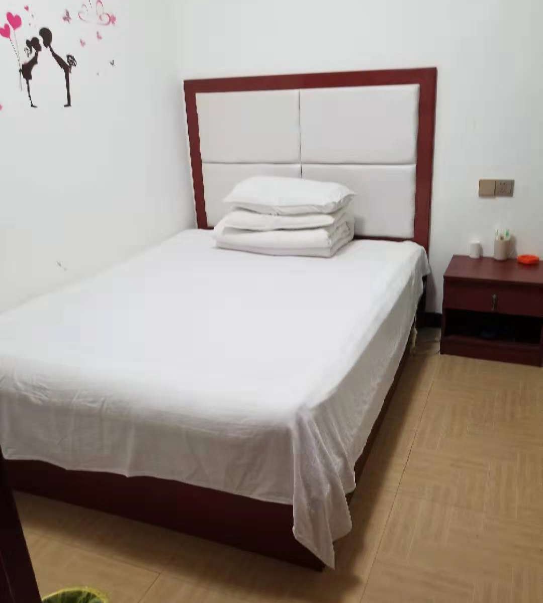经济大床房