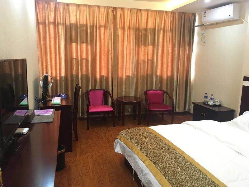 豪华大床房