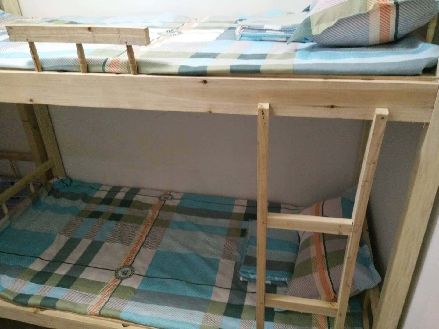 豪华四人间(床位)
