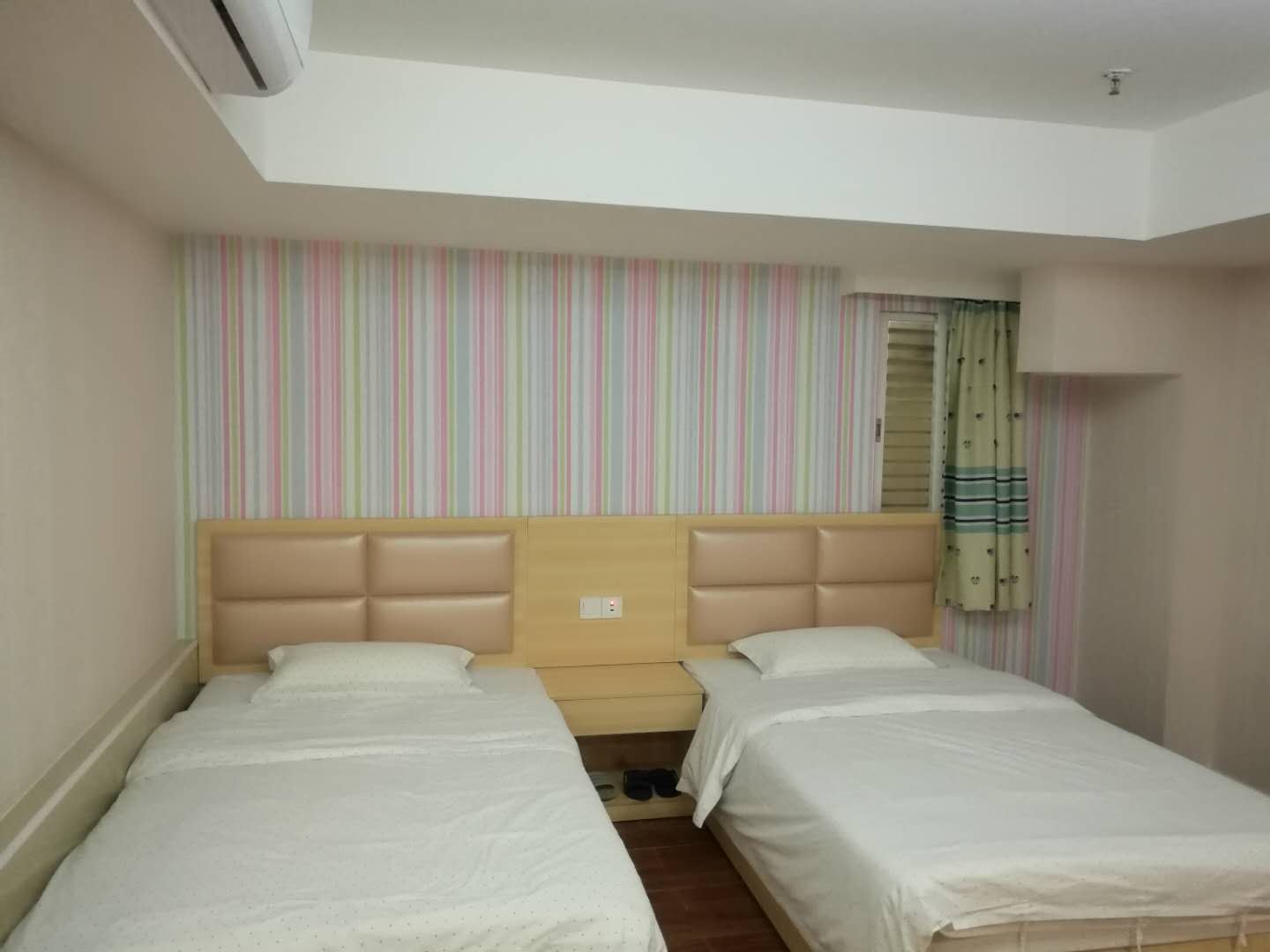 标准双床房