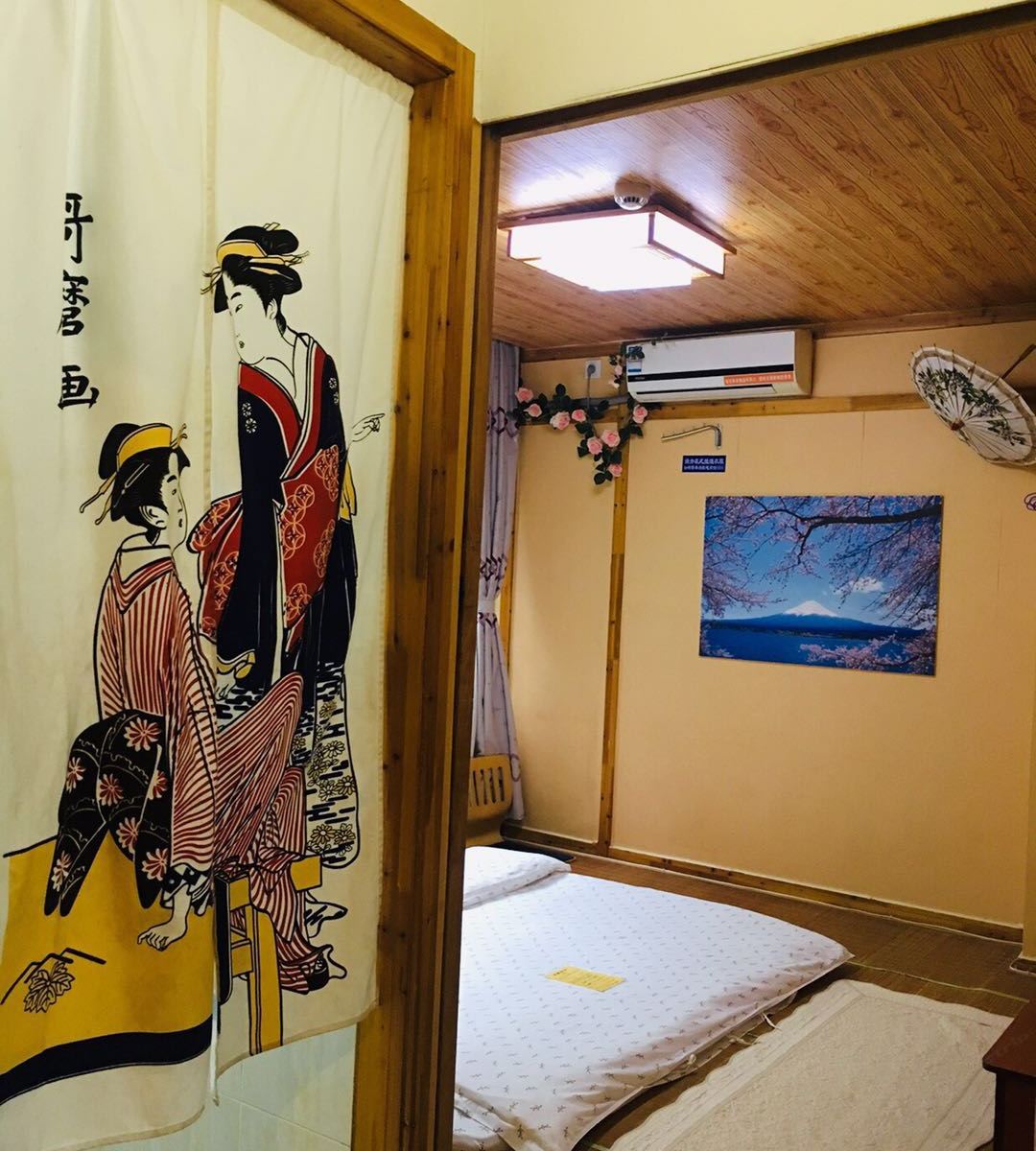 日式榻榻米晨光房