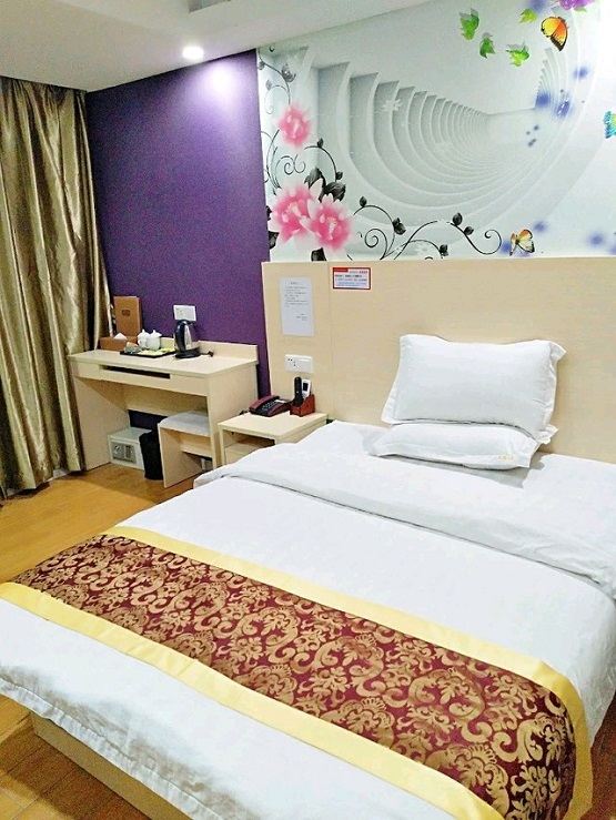 豪华大床房