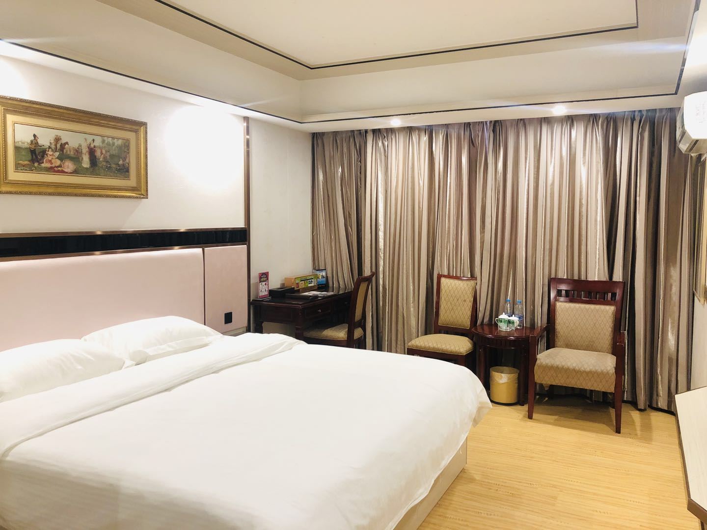 高级大床房