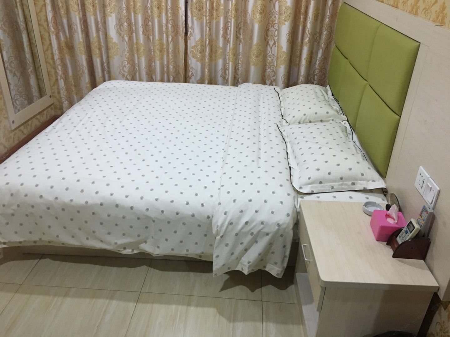 豪华大床房
