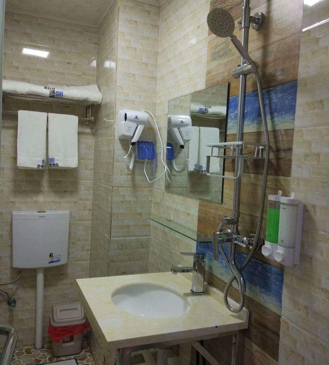 豪华双床间