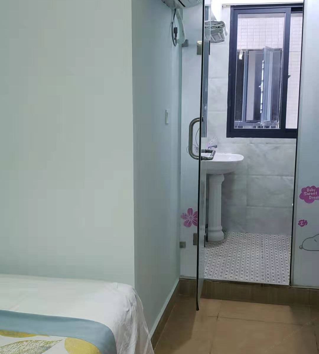 温馨特价大床房