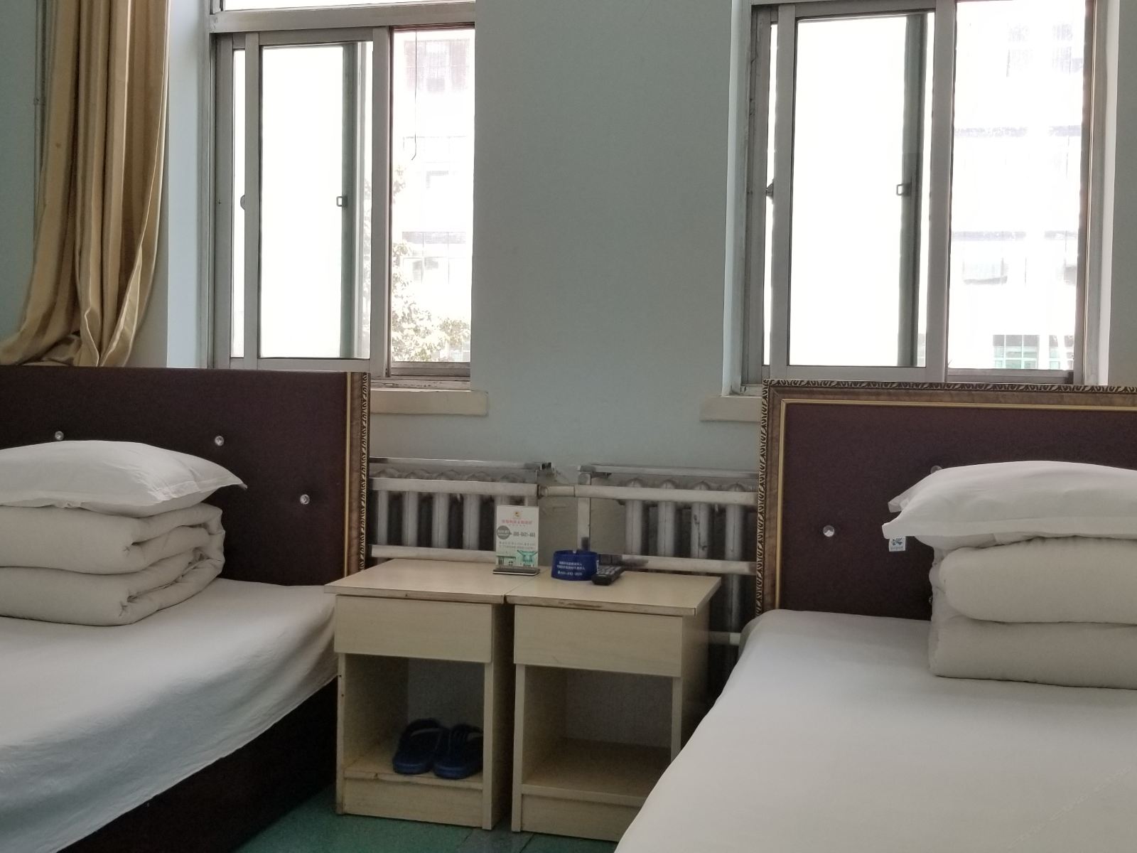 普通双床间（公共卫浴）